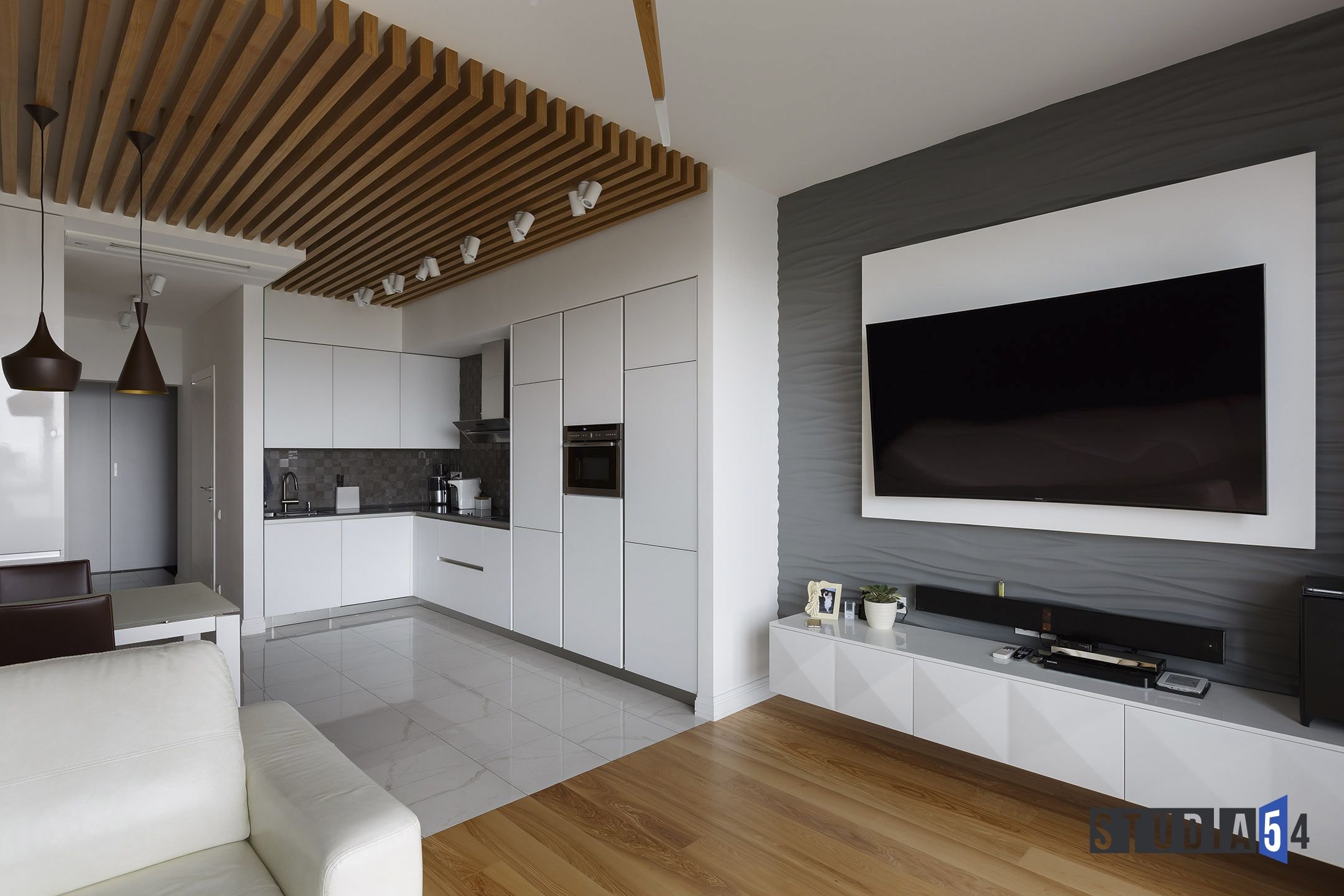85 квадратных метров. Кухня гостиная с ТВ зоной. Кухня гостиная с телевизором. Кухня в гостиной рядом с телевизором. Кухня и телевизор на одной стене.