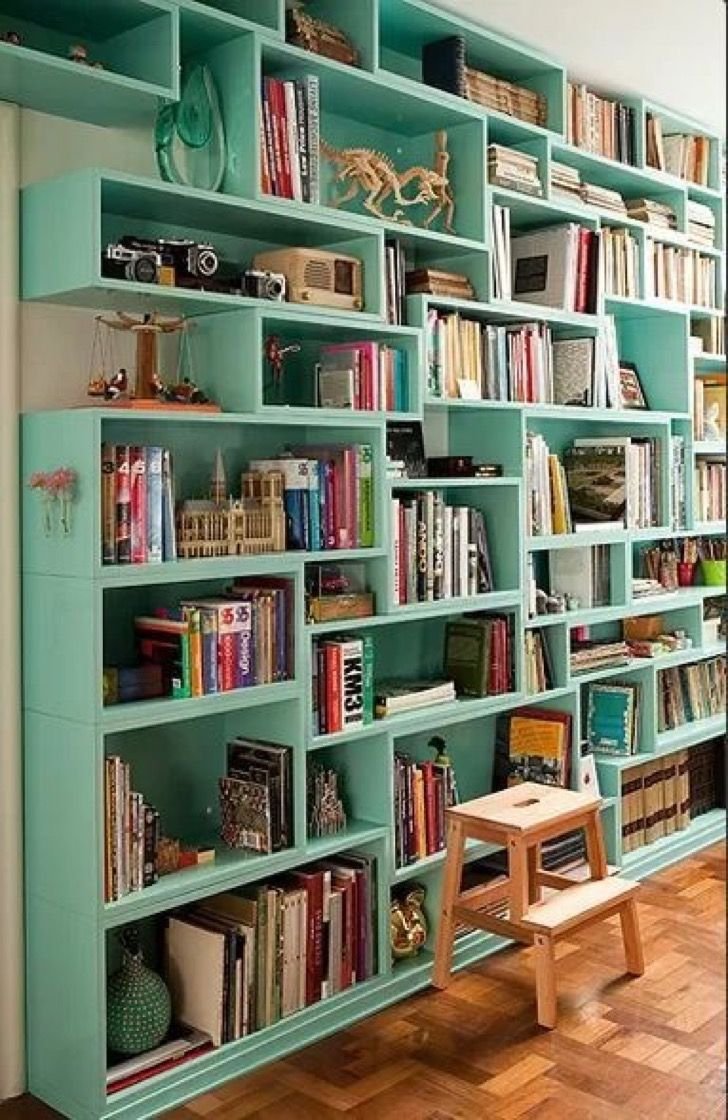 Красивые книжные полки