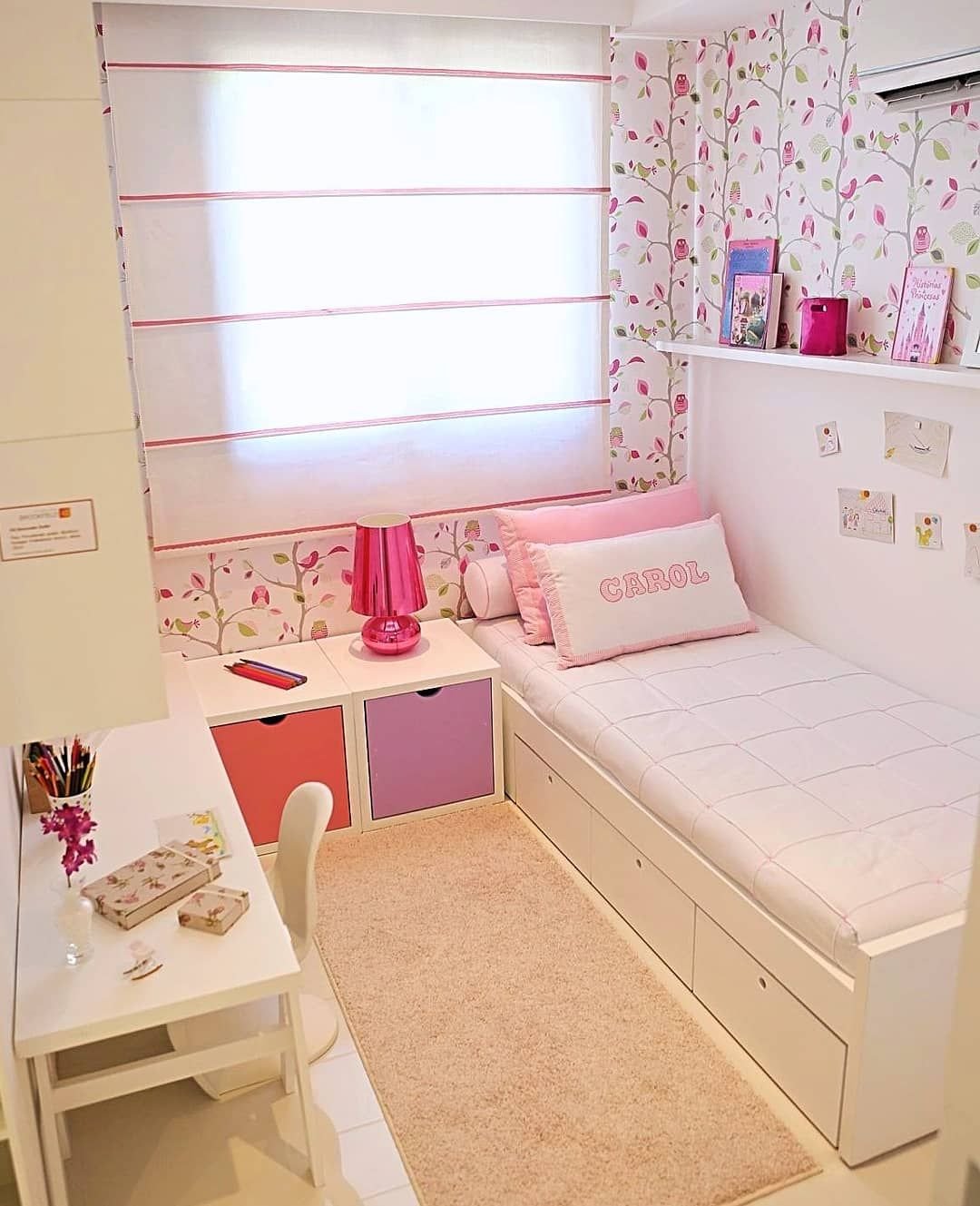 Маленькая детская комната для де