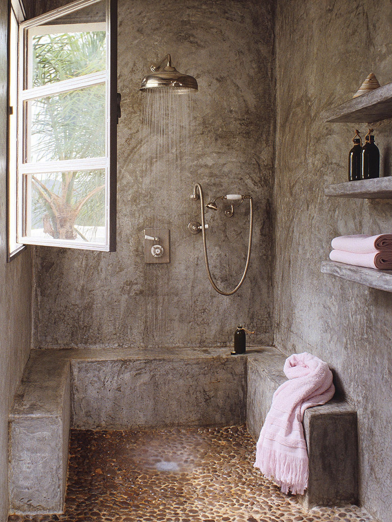 Ванна стена очищающая. Декоративная штукатурка ванная. Ванная комната из бетона. Бетонные стены в ванной. Душевая в бетонном стиле.