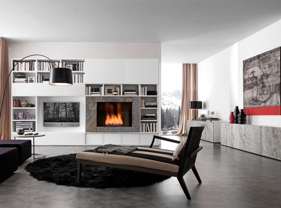 Современная гостиная с камином