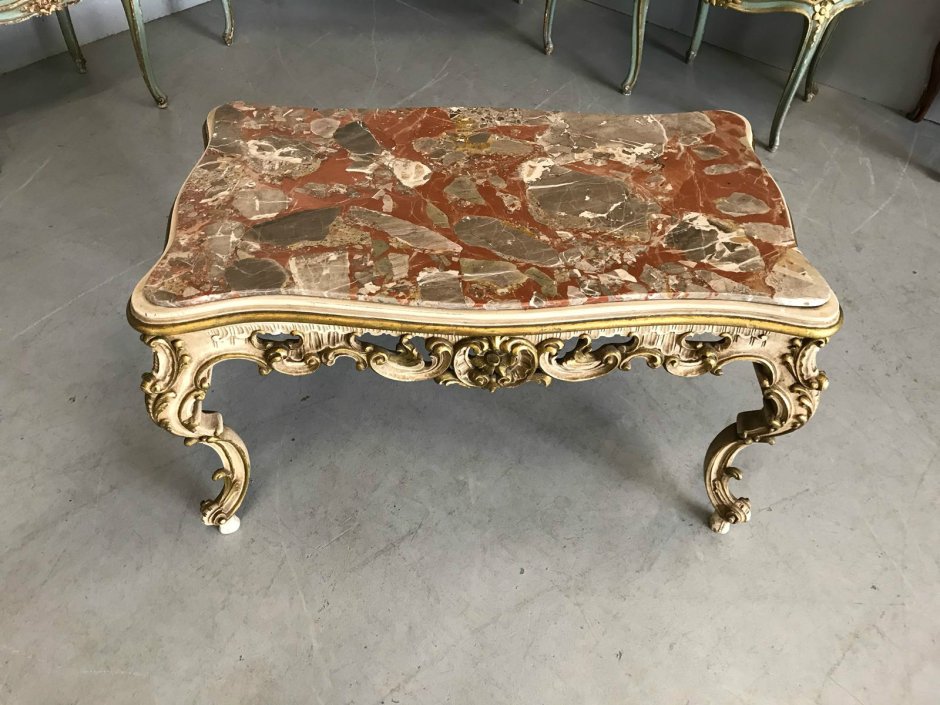 Столик в стиле Барокко