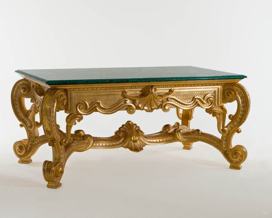 Резные журнальные столики