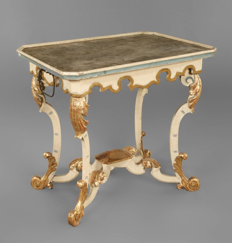 Кофейный столик в стиле Барокко