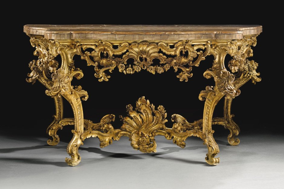 Столик в стиле рококо