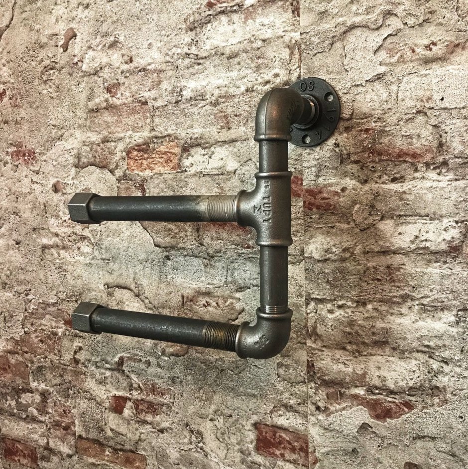 Карниз из водопроводных труб