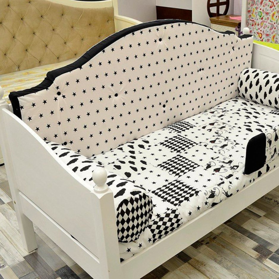 Кровать для ребенка с мягкими бортиками