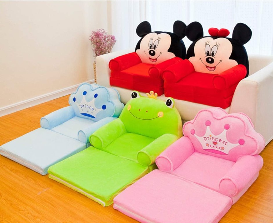 Игрушечный диванчик