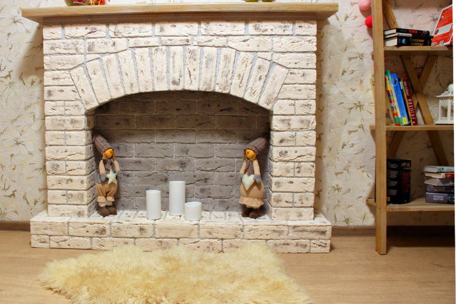 Декоративный камин из кирпича