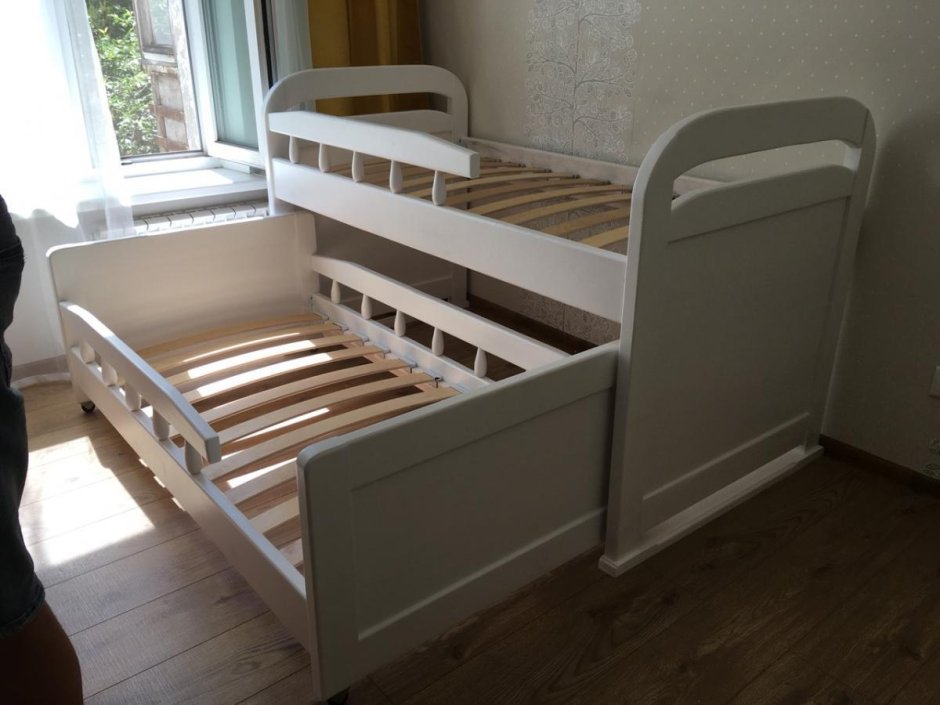 Кровать двухъярусная с выкатным спальным местом