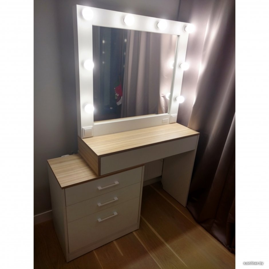 Туалетный столик с лампочками д7000*г420*в1530мм