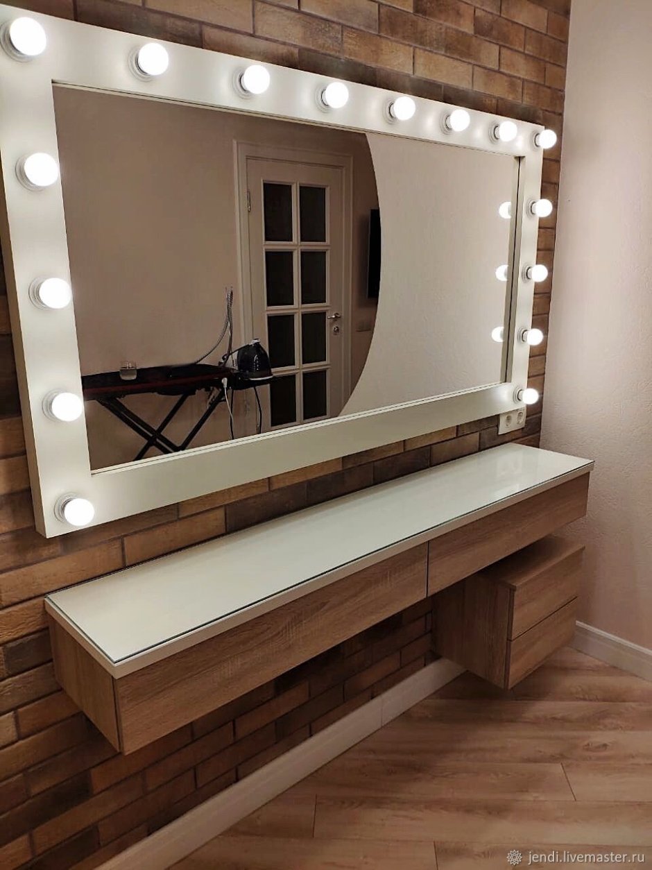 Гримерное зеркало в интерьере