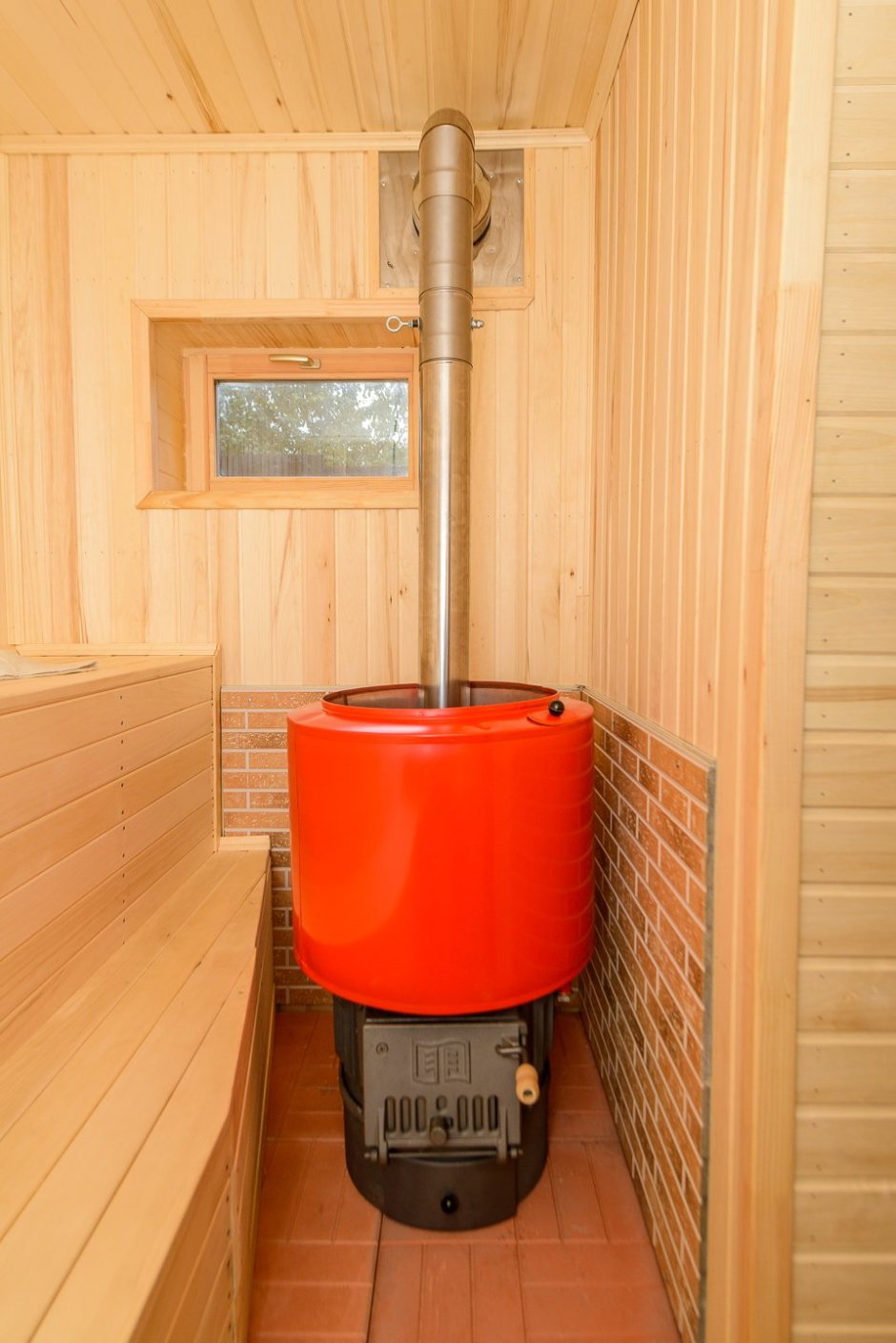 Баня 6*6 с дровяной печью и баком для воды
