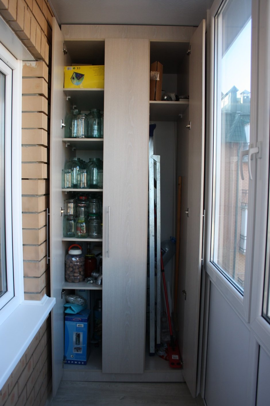 Небольшой шкаф на балкон