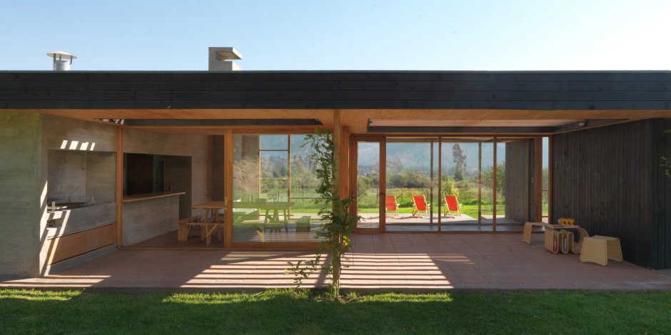 Терраса между домом и баней