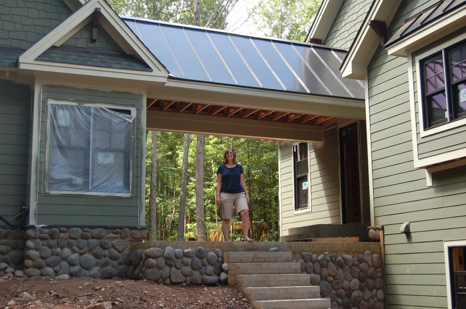 Веранда между домом и баней