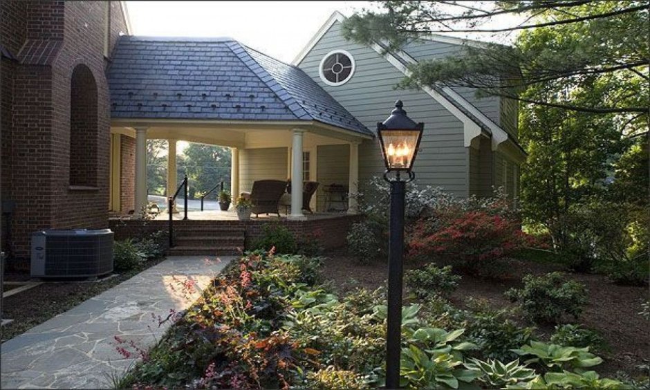 Терраса между домом и баней