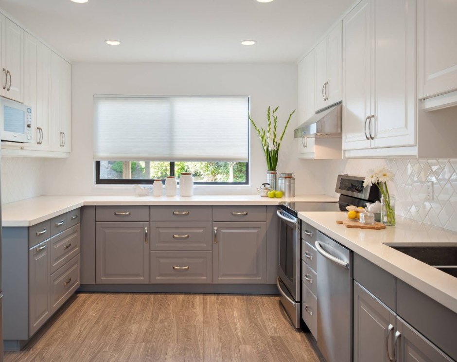 Кухня икеа серый низ белый верх