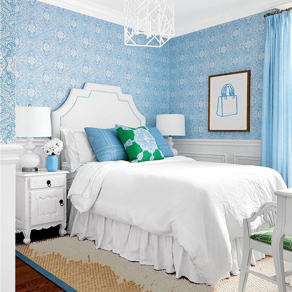 Бело голубая спальня