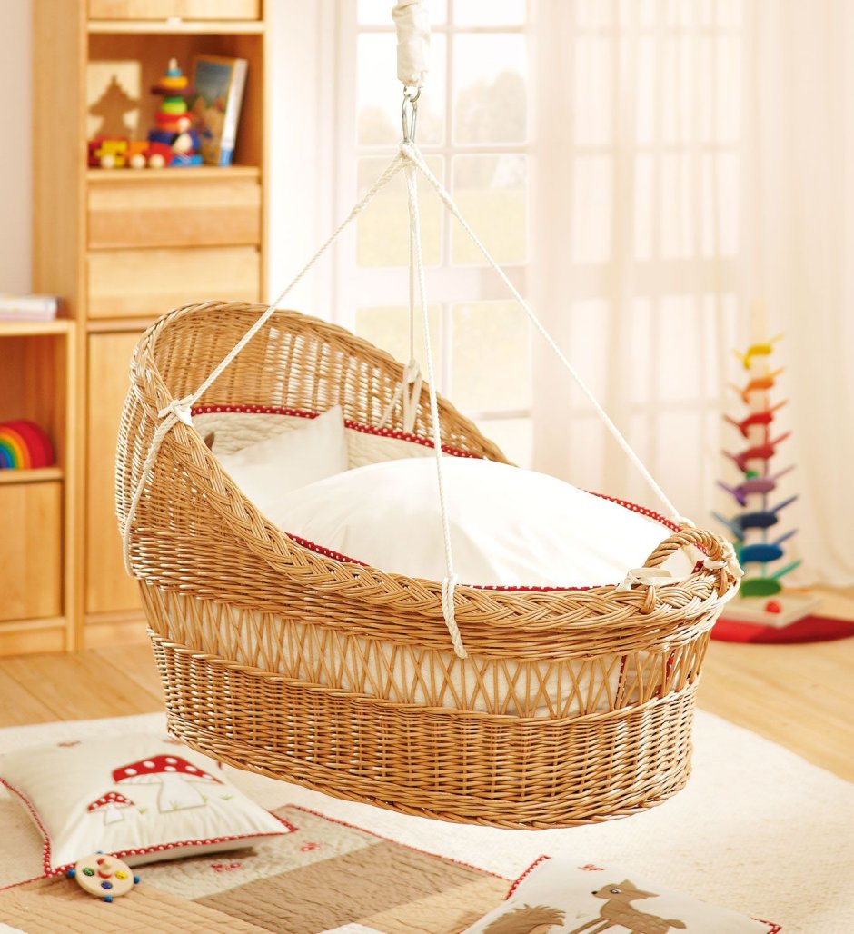 Плетеная зыбка люлька