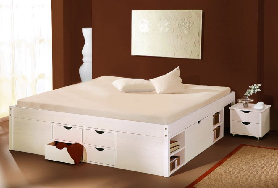 Очень высокая кровать с ящиками