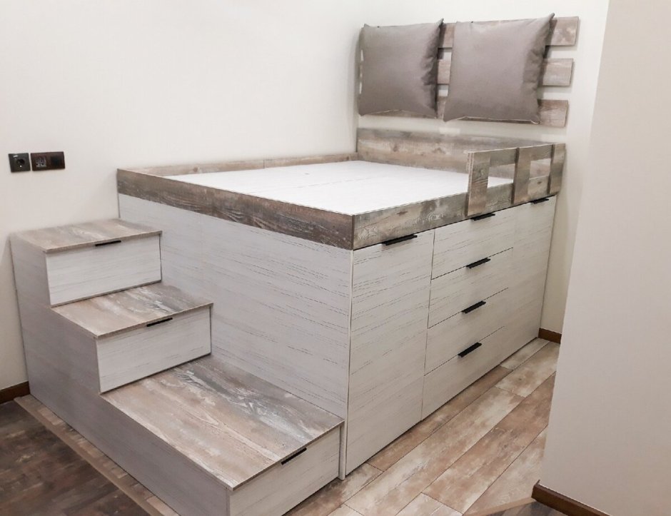 Кровать комод