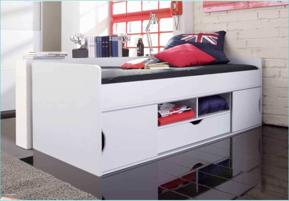 Кровать с комодом для подростка