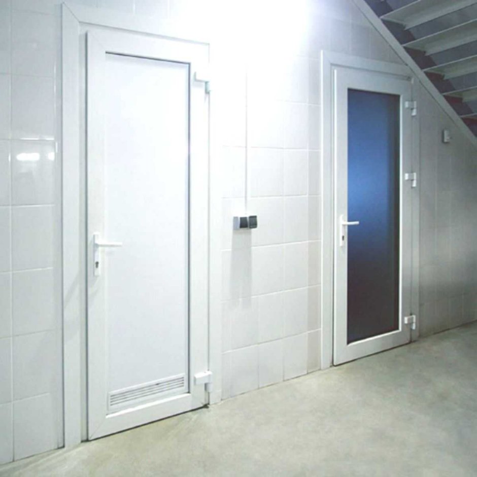 Пластиковые двери