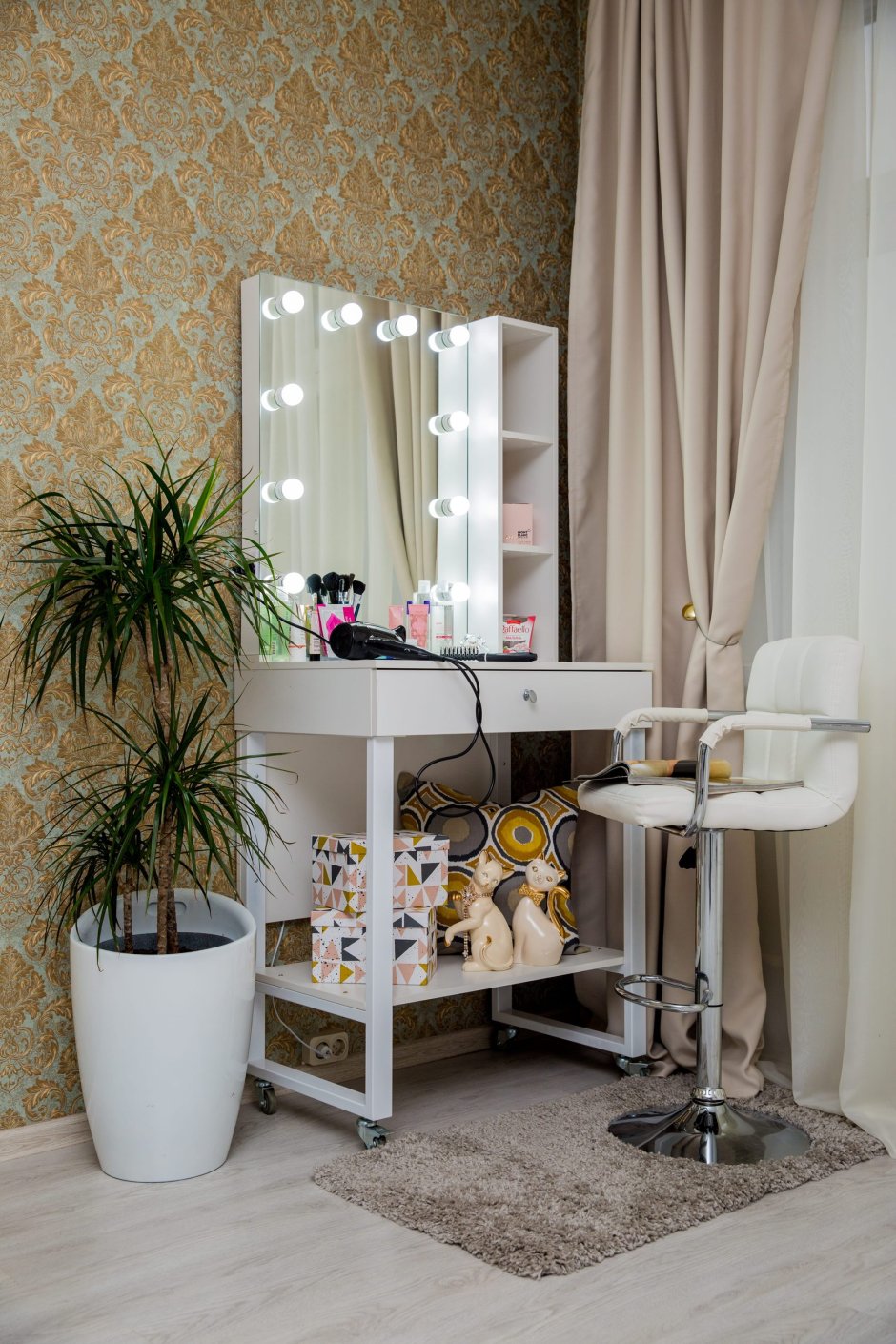 Гримерный стол 80 см