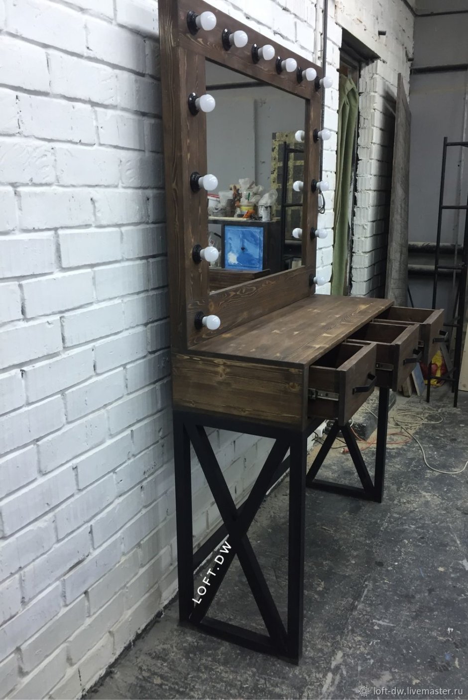 Лофт гримерный стол лофт