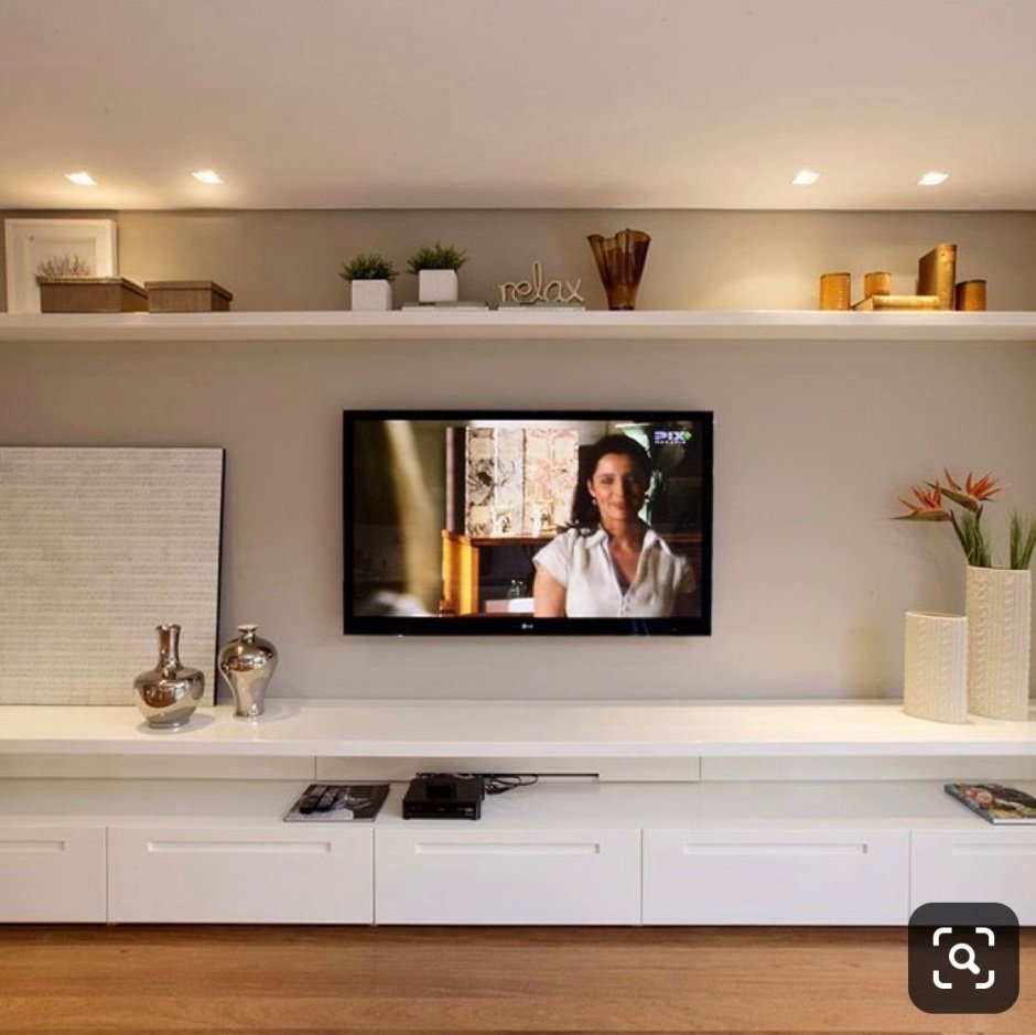 Полка над телевизором