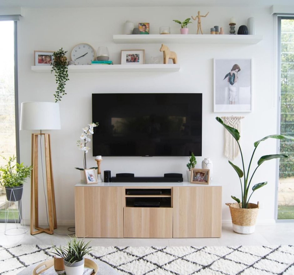 Полки над ТВ зоной