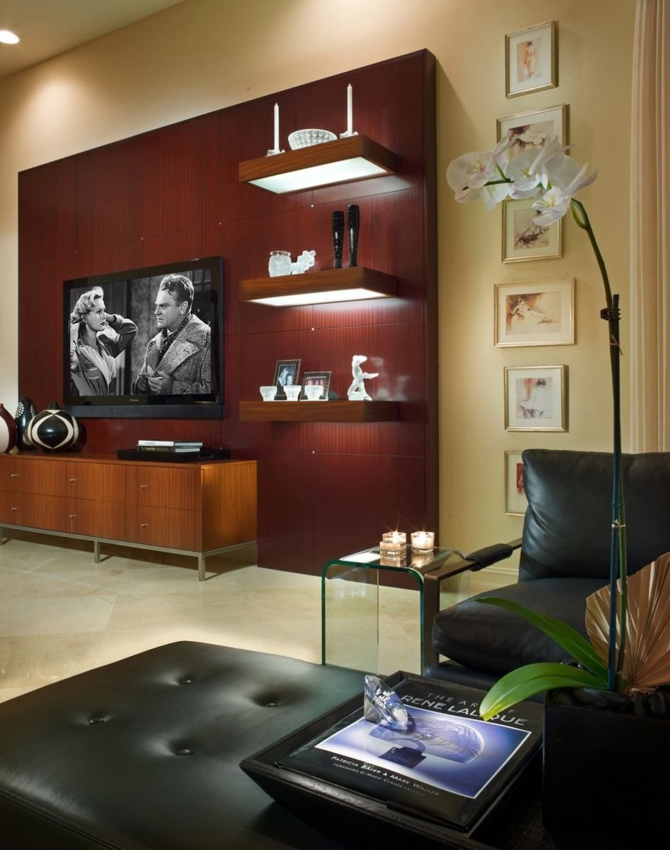 Полки в гостиной