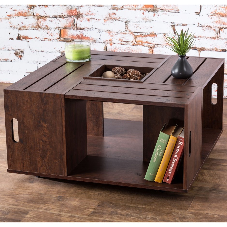 Журнальный столик из дерева