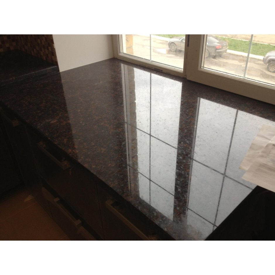 Подоконник из натурального камня Дымовского гранита