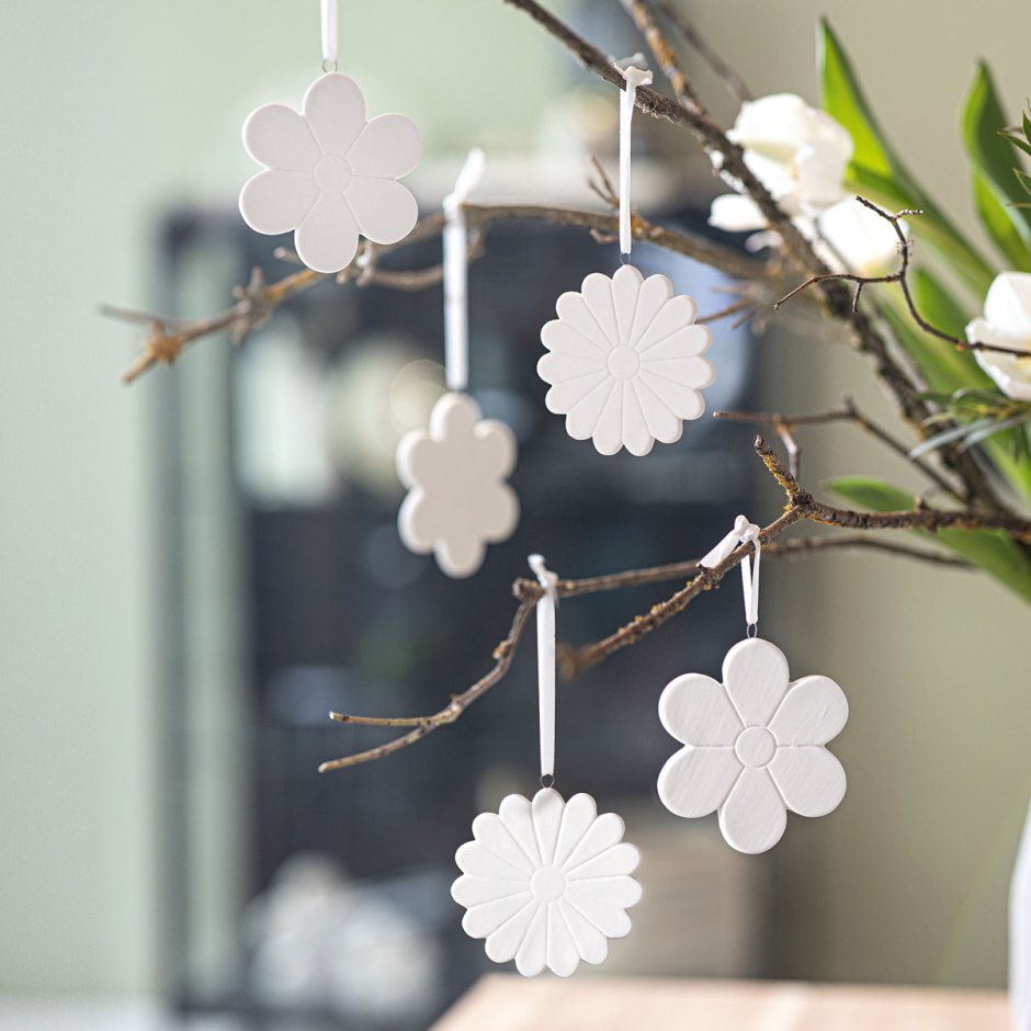 Подвесные украшения из цветов