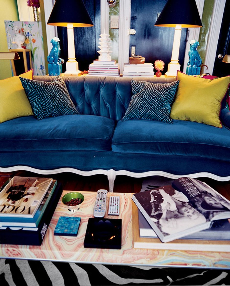 Декоративные подушки на синий диван