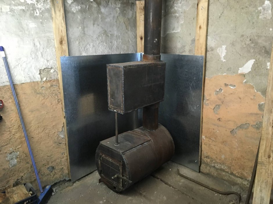 Печь буржуйка с теплообменником в гараж