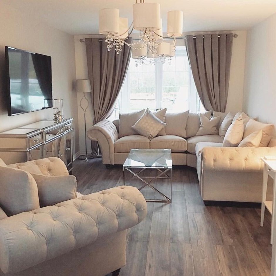 Гостиная с двумя диванами