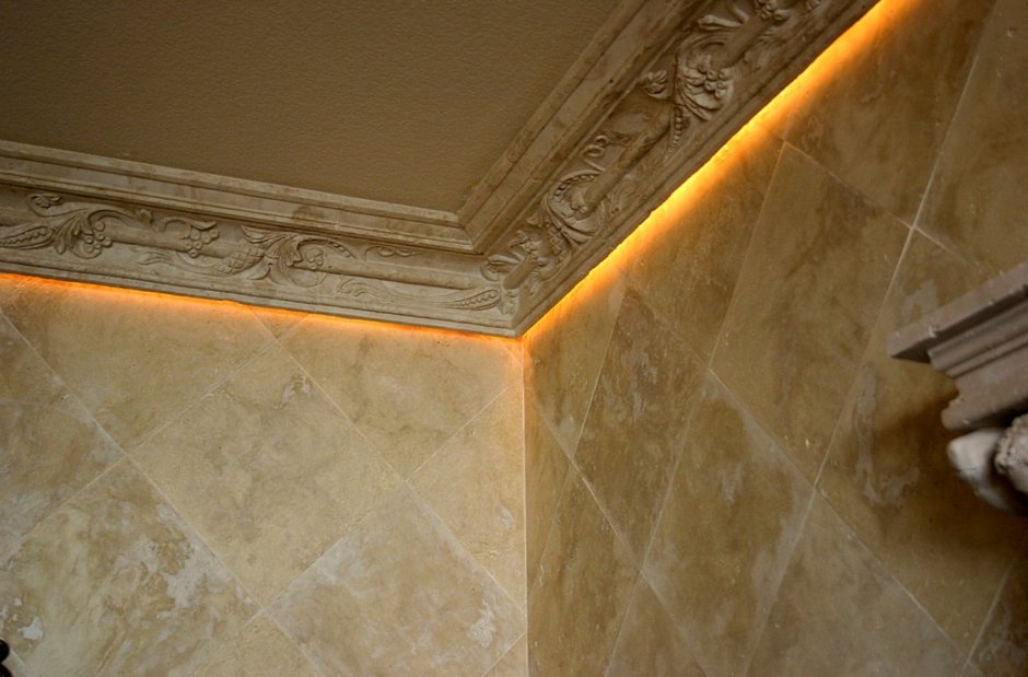 Потолочный плинтус с подсветкой