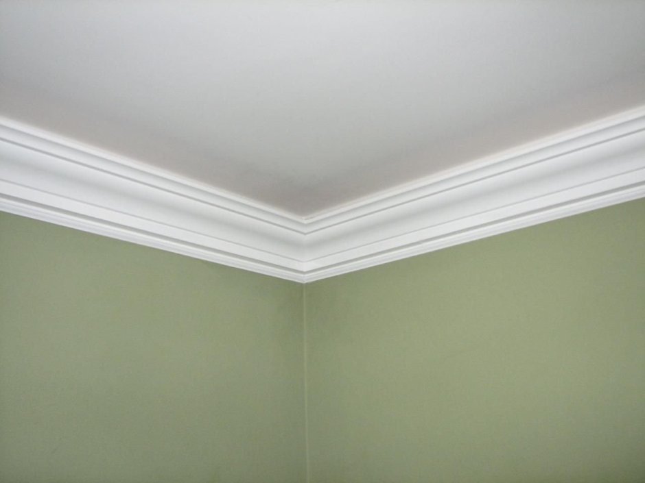Плинтус потолочный 09002d