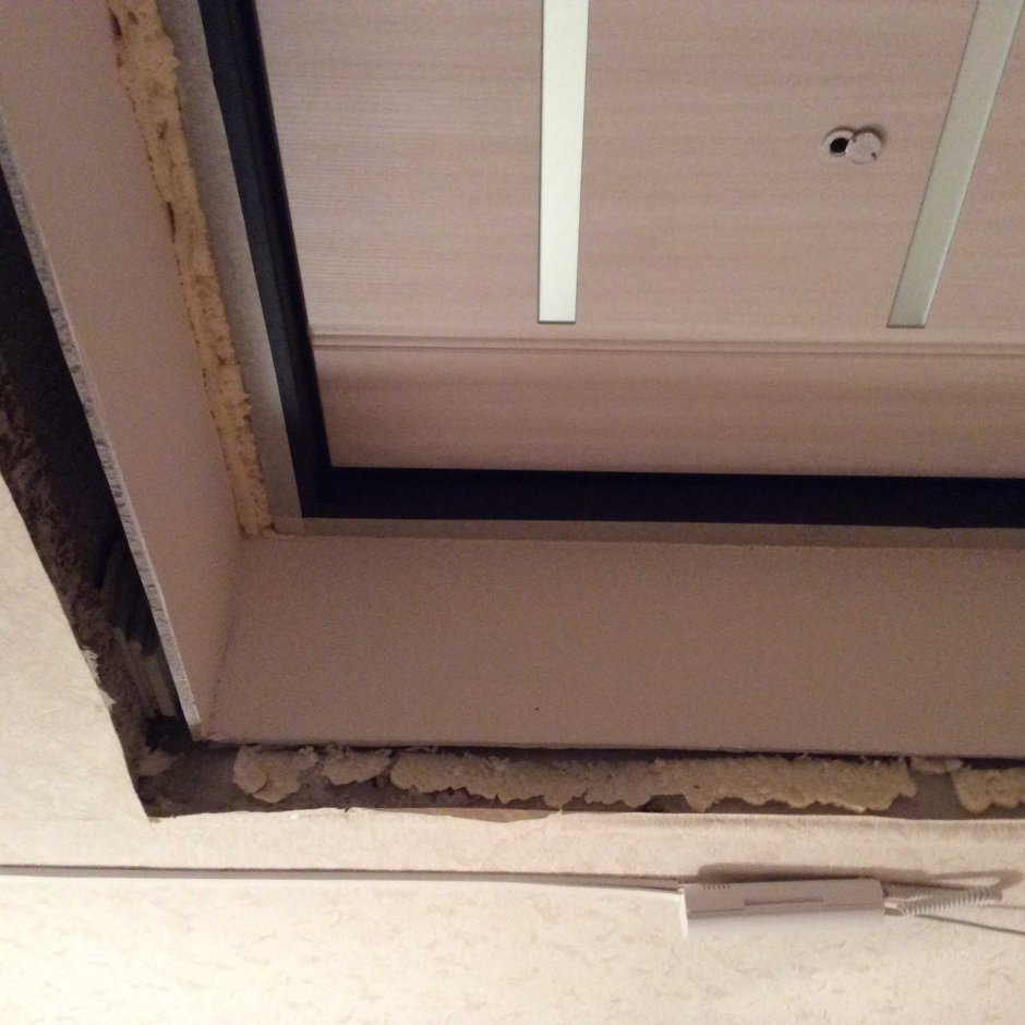 Доборы на откосы входной двери