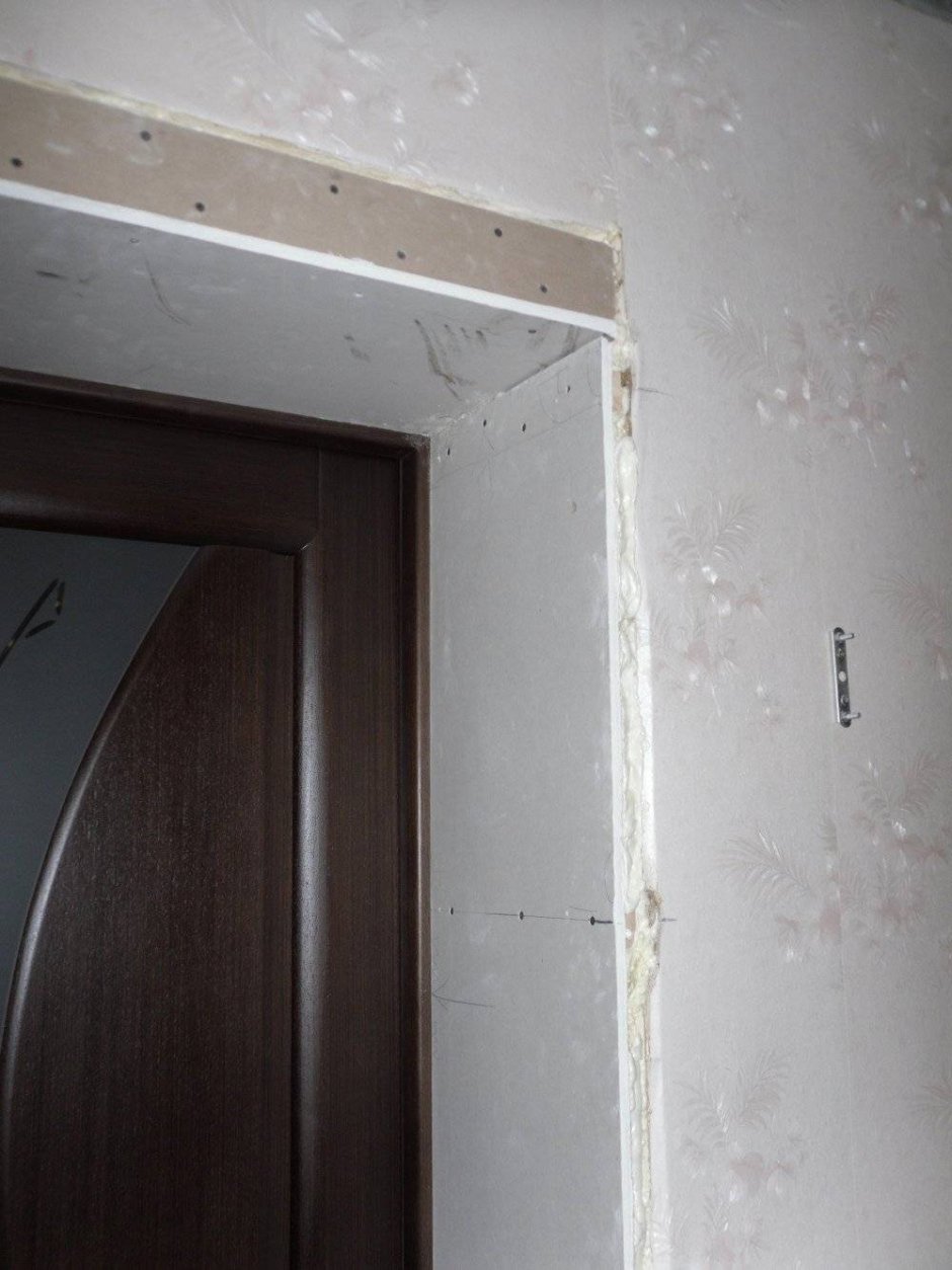 О косы входной двери из гипсокартона