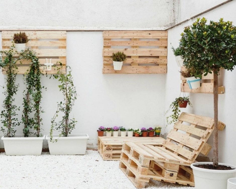 Деревянные паллеты в интерьере