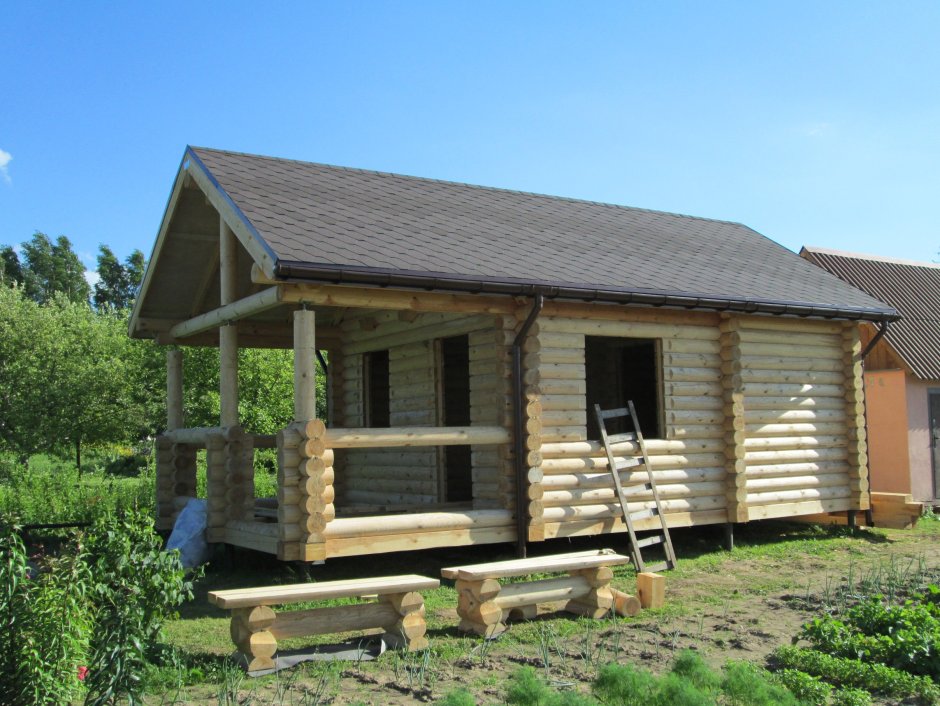 Баня из сруба 6х4 с террасой