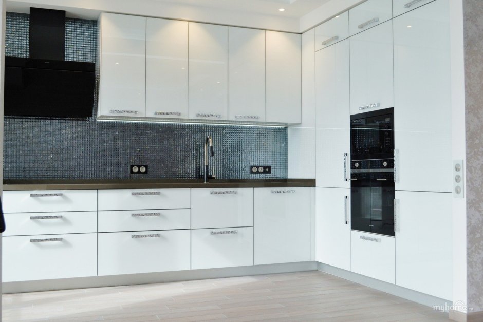 Кухня белая глянцевая эмаль