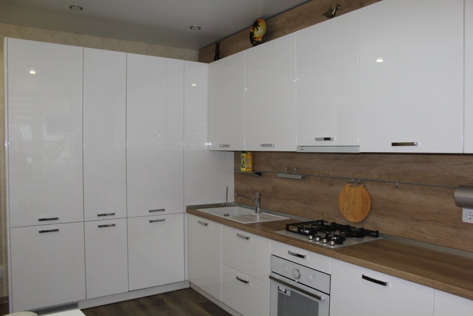 Кухня белый глянец