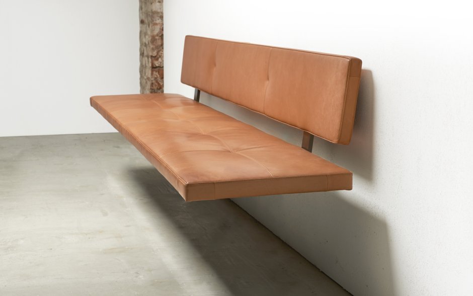 Откидная скамейка на стену