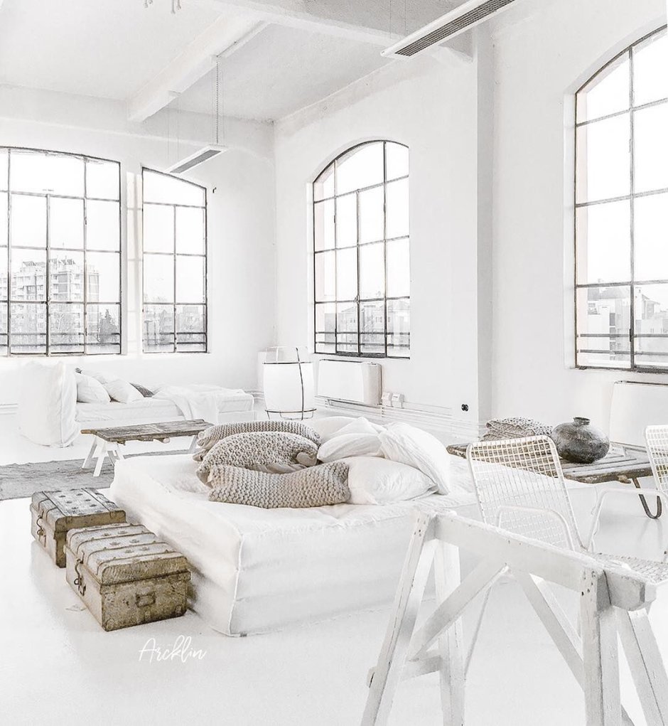Стиль лофт в белом цвете