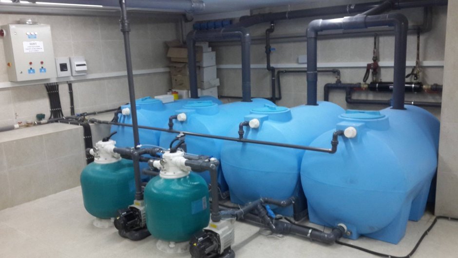 Емкость для оборудования бассейна